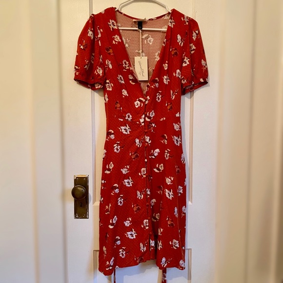 NWT floral print short sleeve v-neck dress - Picture 7 of 9